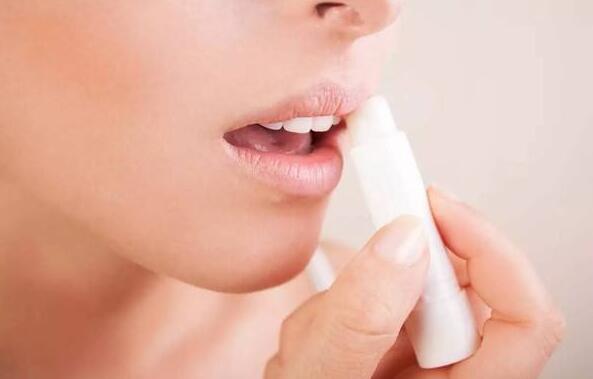 闊╁墽姘村厜鑲岃偆鎶よ偆,闊╁浗鍐琛ユ按淇濇箍缇庣櫧鎶よ偆