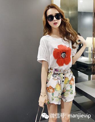 时尚让你看上去更加优雅大方,将时尚潮流气质体现得淋漓尽致