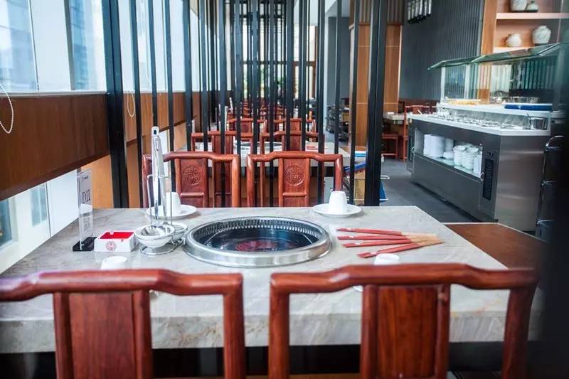 寻味长沙:华神火锅,玻璃房里吃出浪漫来