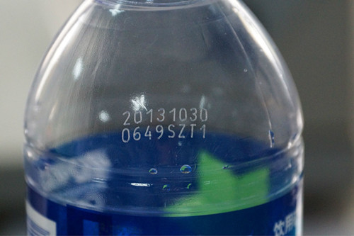 伦敦市民抢水忙——激光打标机打过标没啊