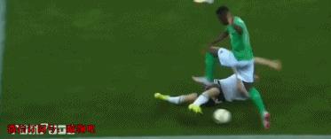 叹为观止的足球花式,足坛那些神来之笔的高能过人瞬间