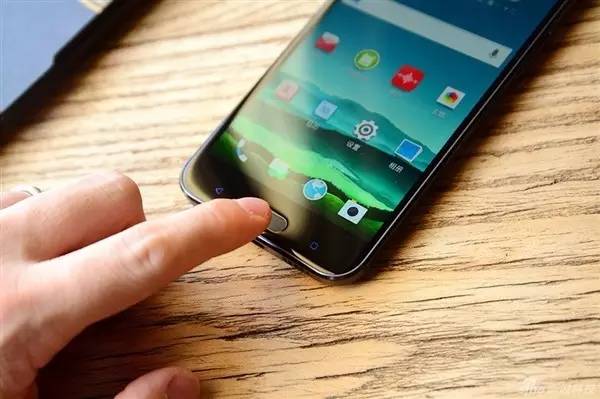 htc最像照相机的手机,htc最好的一款手机