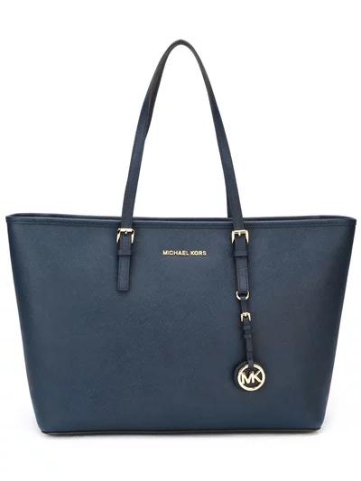 包包和专柜名牌包包有什么不一样,包包和配饰