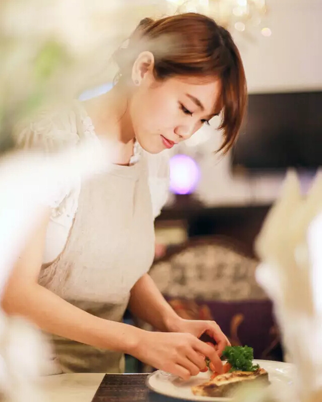 绻佽姳浼奸敠缇庨鍒嗕韩,绻佽姳浼奸敠鐑归オ姣旇禌浣滃搧