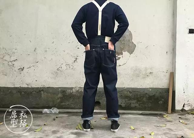 小时候穿背带裤现在穿背带裤,背带裤已经成了潮流