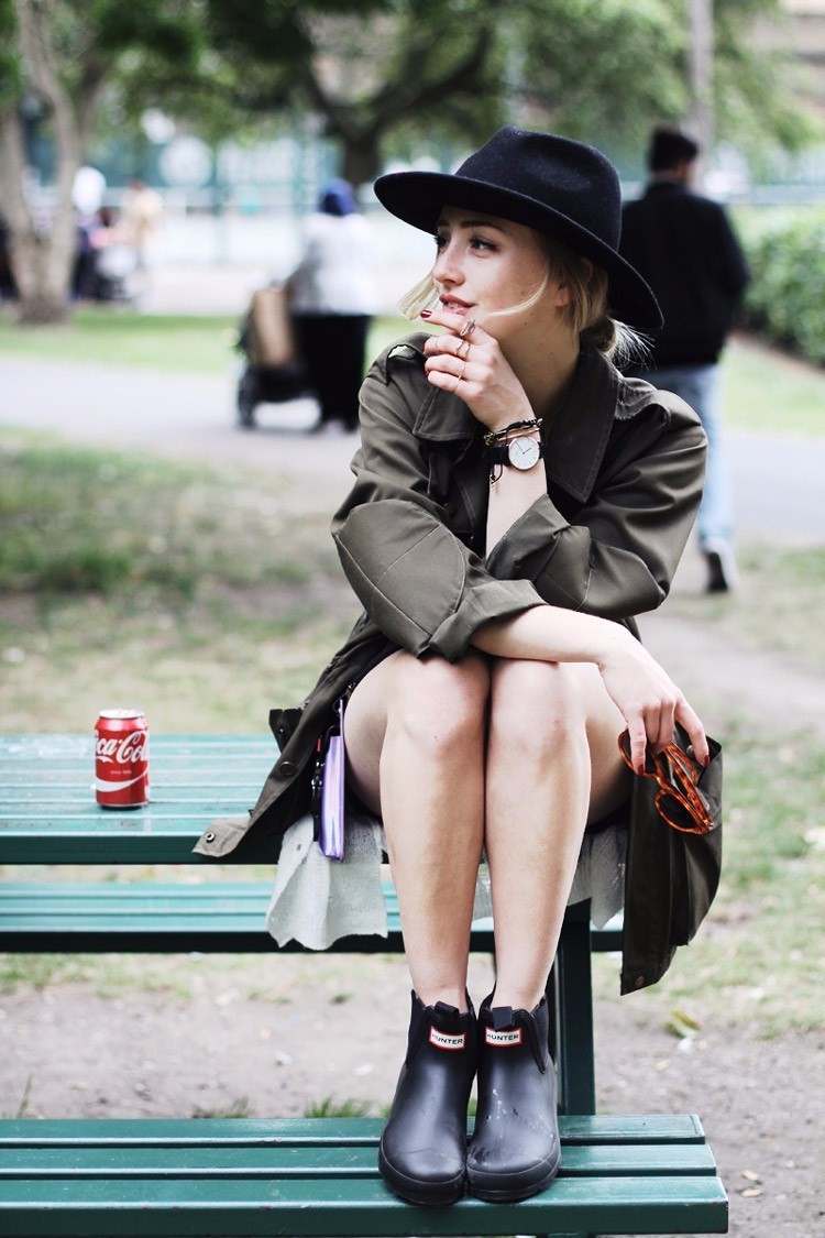 下雨天怎么能没有一双雨靴 (下雨天有必要穿雨靴吗)