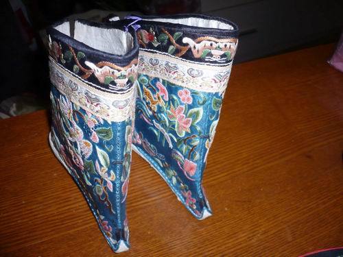 三寸金莲真实性,真实的三寸金莲真的好看吗