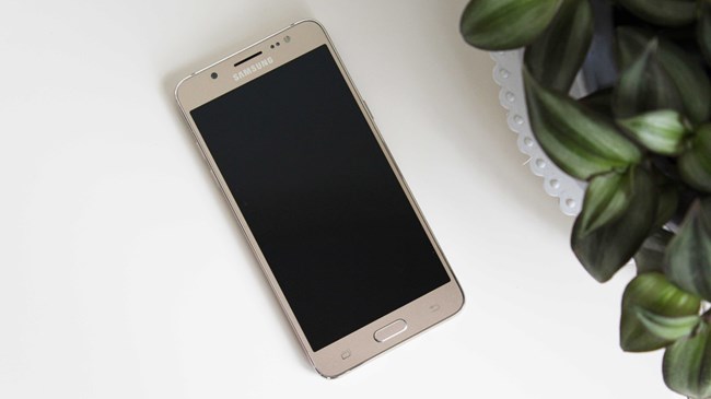 三星galaxyj5,三星galaxyj5现状