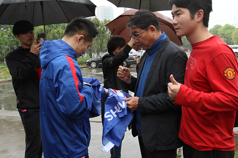 徐根宝谈拼搏,徐根宝十年磨一剑经验