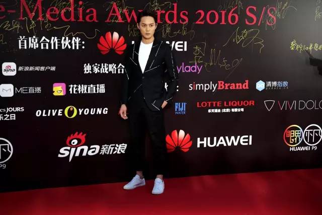 寮犱寒涓浗瓒呮ā瀵煎笀,寮犱寒涓浗瓒呮ā璧扮