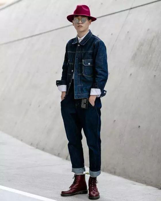 怎么选择一双合适的马丁靴,一双马丁靴的搭配