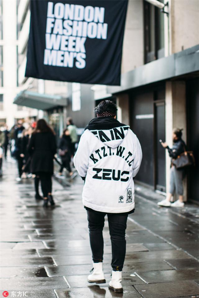 怎么选择一双合适的马丁靴,一双马丁靴的搭配