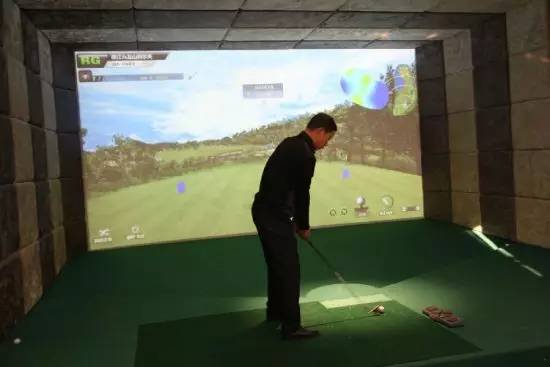 卖菜的老王也能玩高尔夫，一个2000万用户的市场被激活了