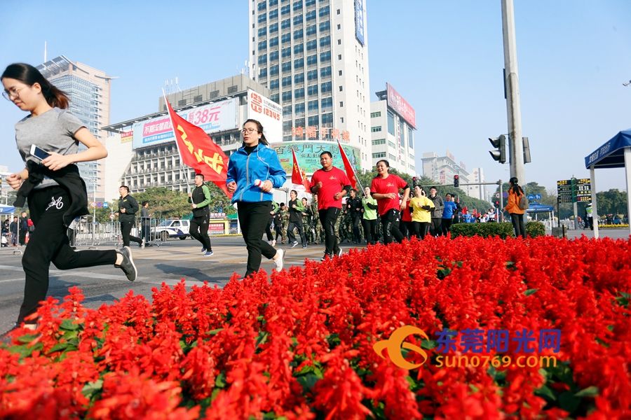 全城沸腾,全城火热人山人海
