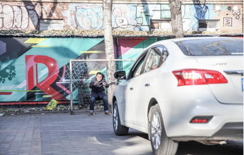 圣诞节热恋生活日记,开着轩逸陪女朋友搜集北京的圣诞树