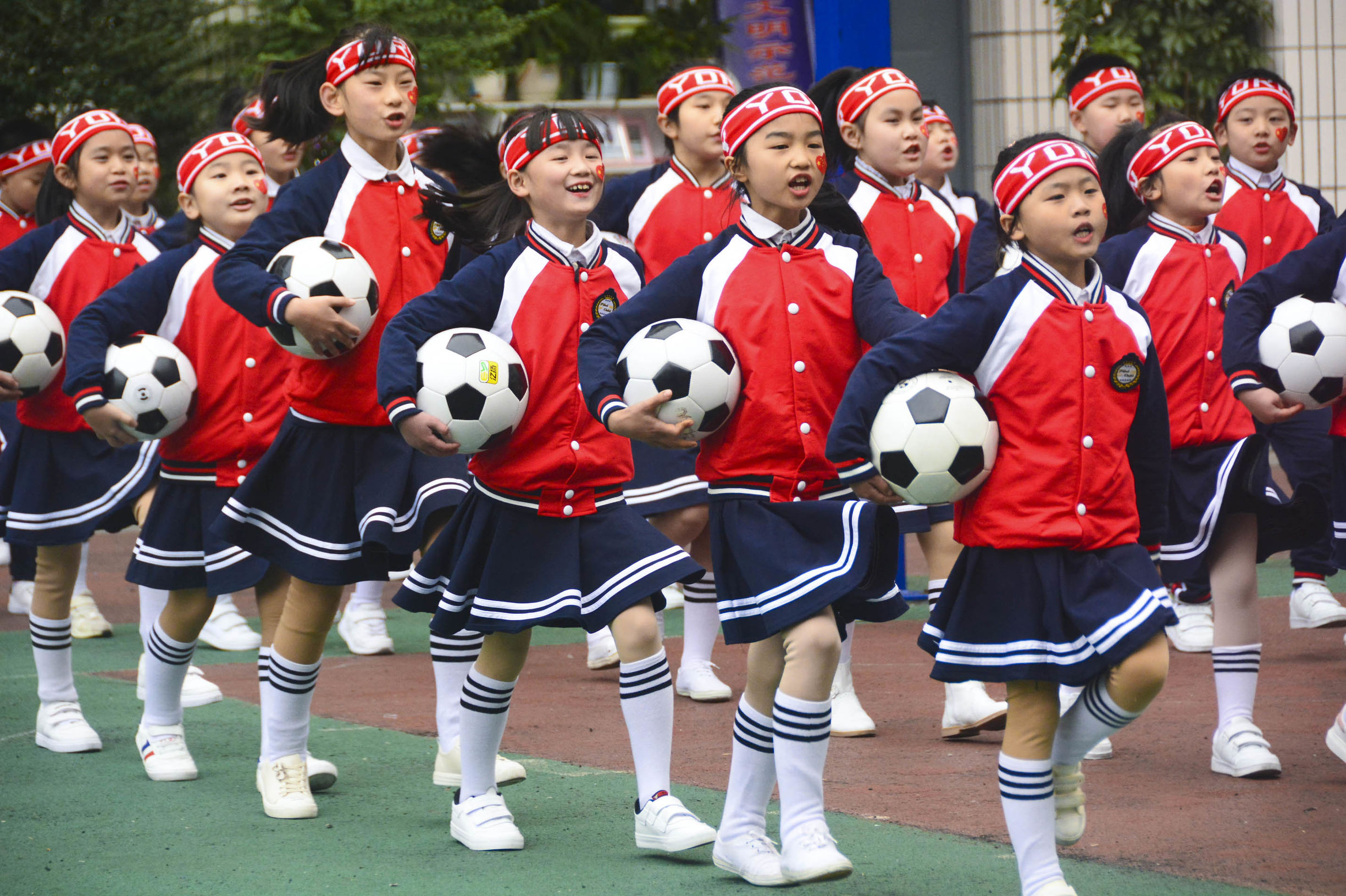 三小校运会啦啦操,巴中市巴州区三小足球操