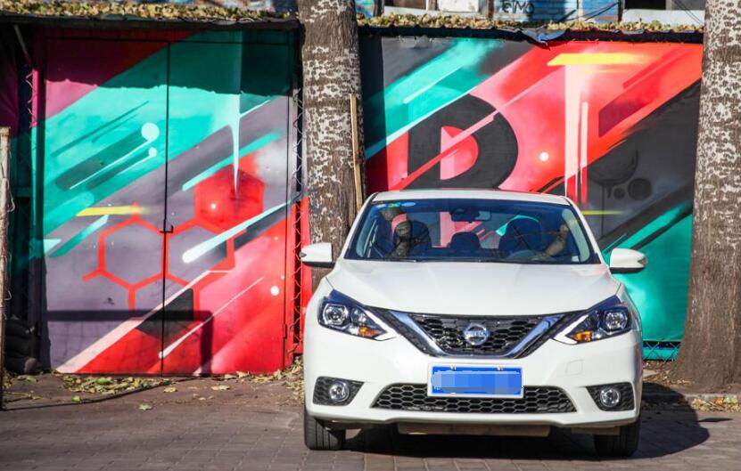 圣诞节热恋生活日记,开着轩逸陪女朋友搜集北京的圣诞树