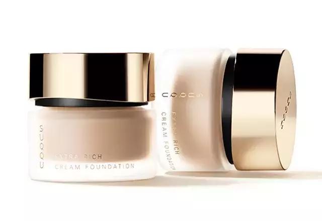 十四岁女孩适用的粉底液,适合皮肤干卡粉的粉底液