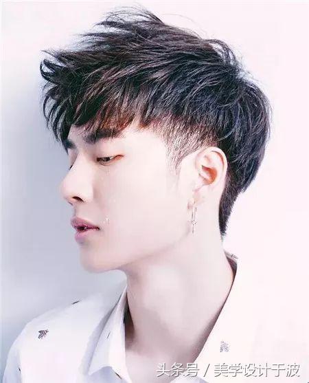 高中男生发型短发铲两边,男士短发型两边铲光自己剪