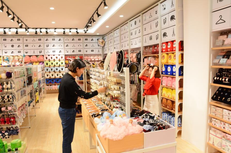 阿里巴巴开饰品店费用,开个饰品店需要多少钱