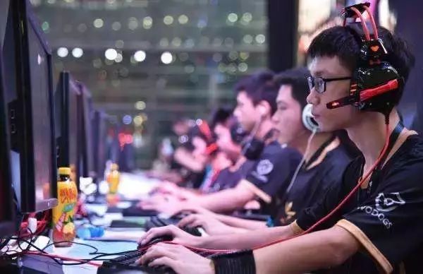 神一样的学校高考和中考都很惊艳,神一样的学校