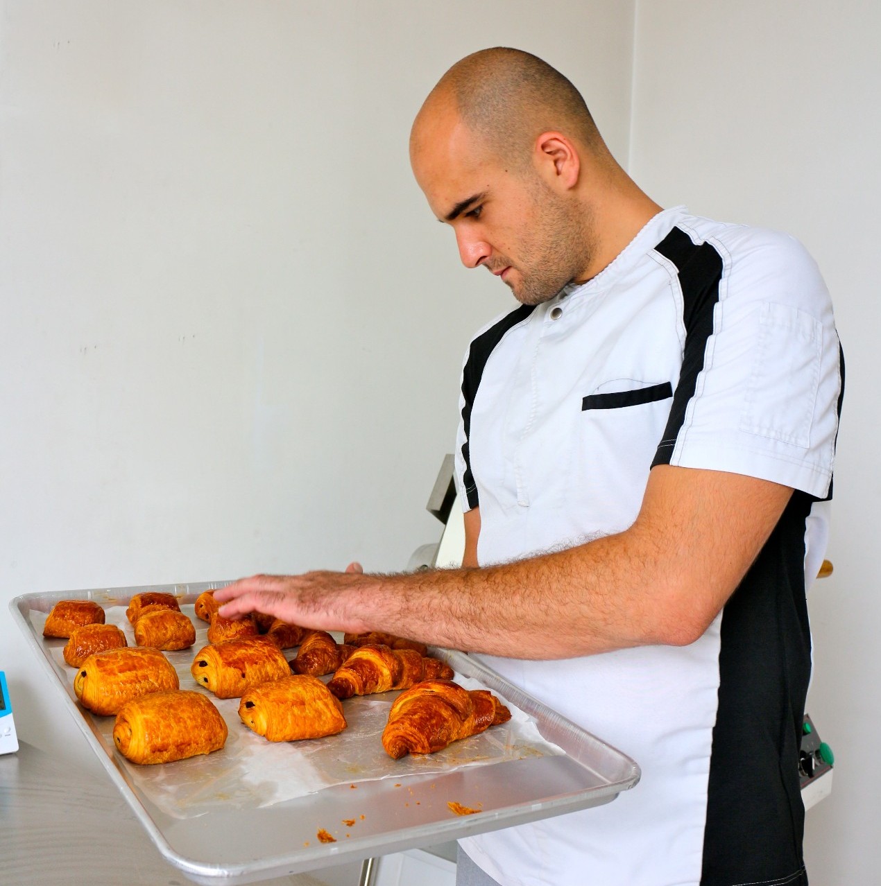 一口咬定修女泡芙法国面包师恋上成都钢琴妹