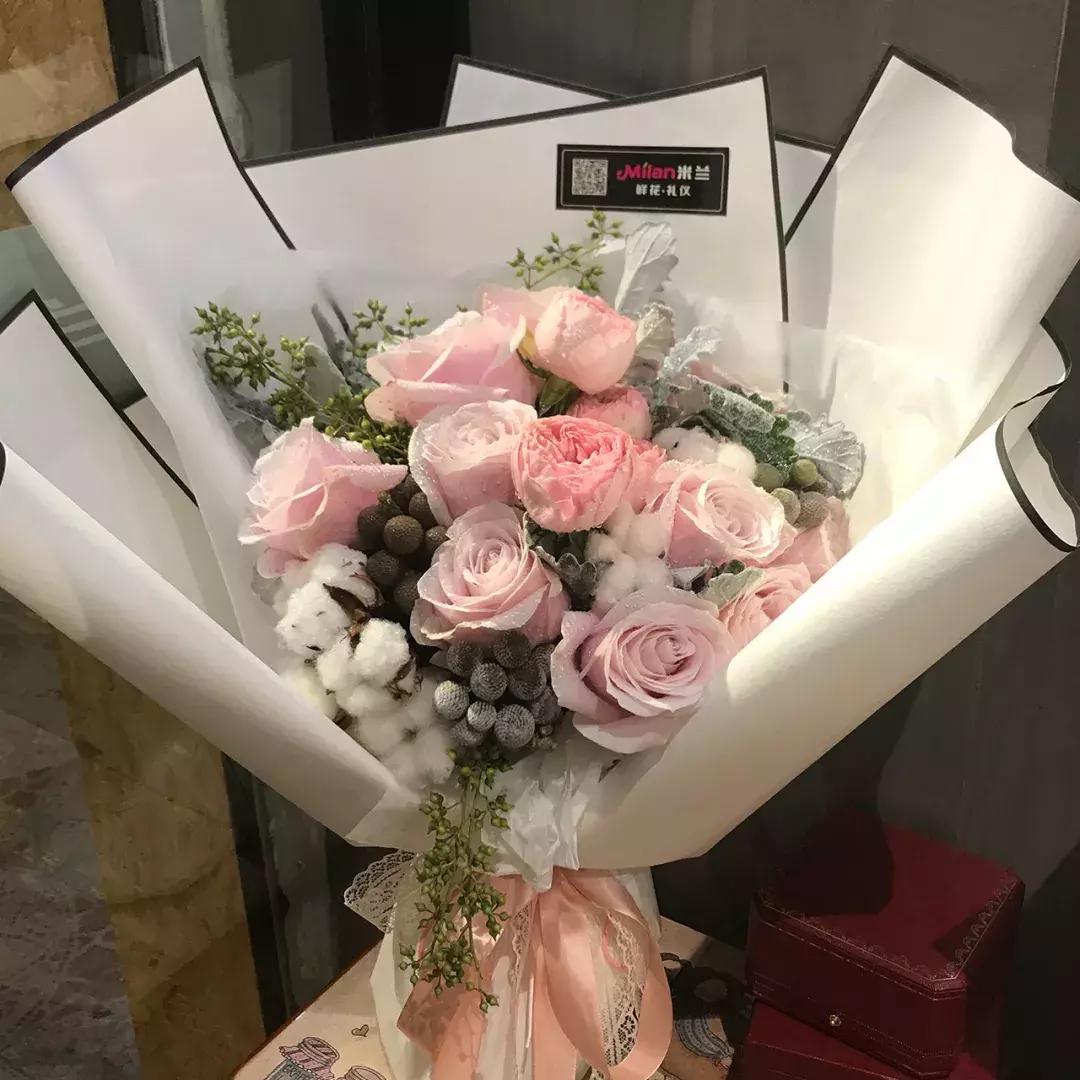 上廓街竟然有间360°鲜花环绕的小店