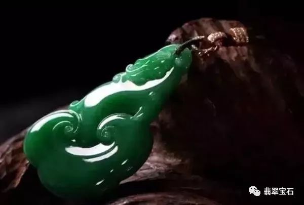 为什么缅甸翡翠才是纯天然,为什么翡翠原石都产自云南缅甸