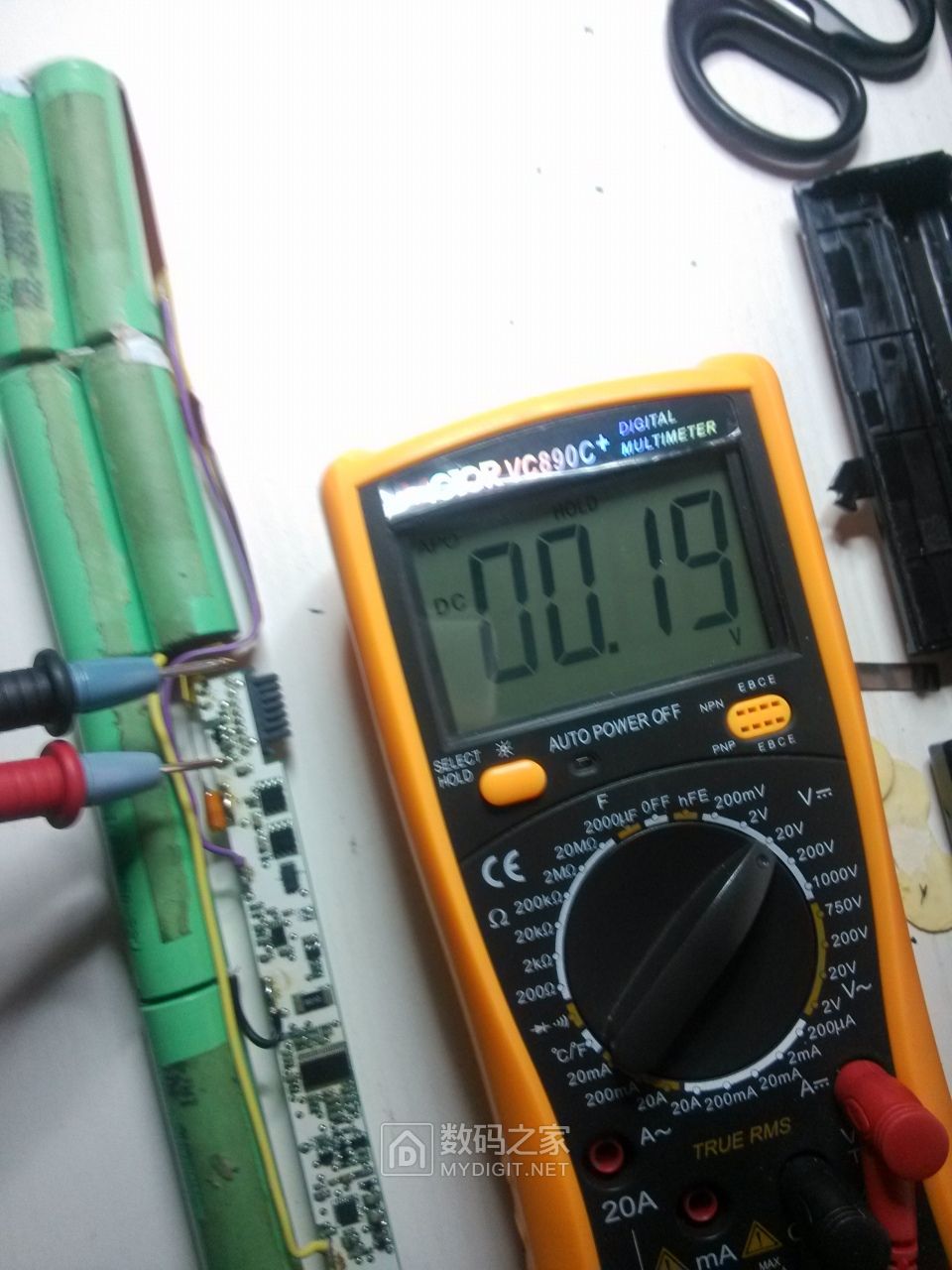 e430c笔记本电池换电芯教程,e47a笔记本电池更换电芯教程