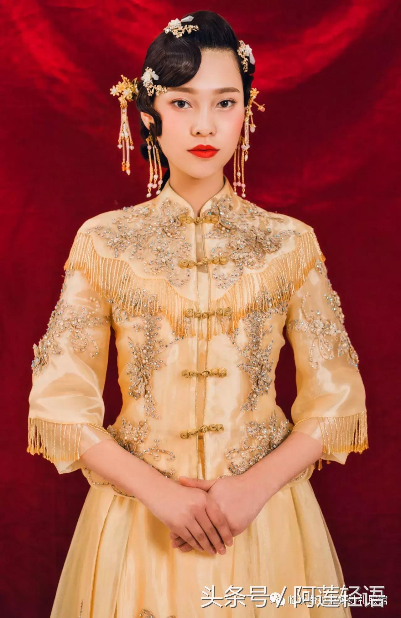 临沂这家店订购婚纱礼就赠送婚礼跟妆！还有定制充电宝赠送哦