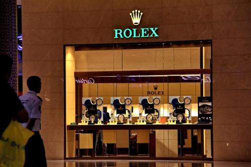 迪拜跟香港哪里的手表便宜,迪拜买什么牌子的手表最划算