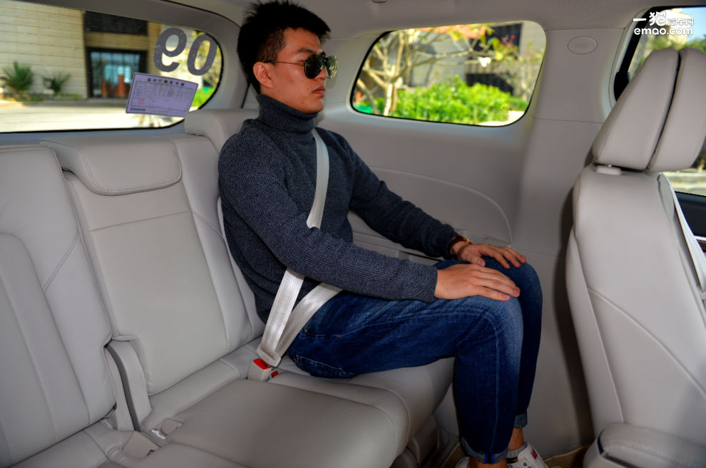 广汽传祺gm8和gl8油耗对比,性价比秒合资前辈试驾广汽传祺gm8