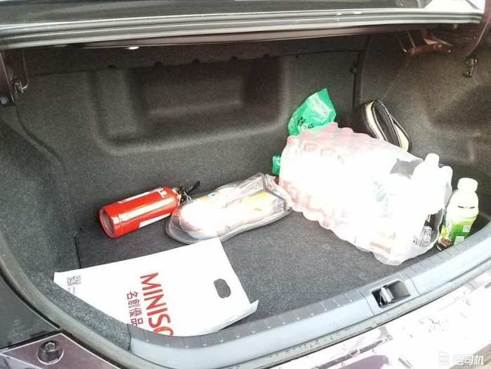 丰田凯美瑞漂亮大气又省油,丰田凯美瑞哪一款最好看最好