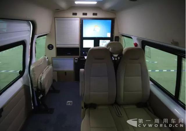 中国智能监控警车,定位卫星追踪警车