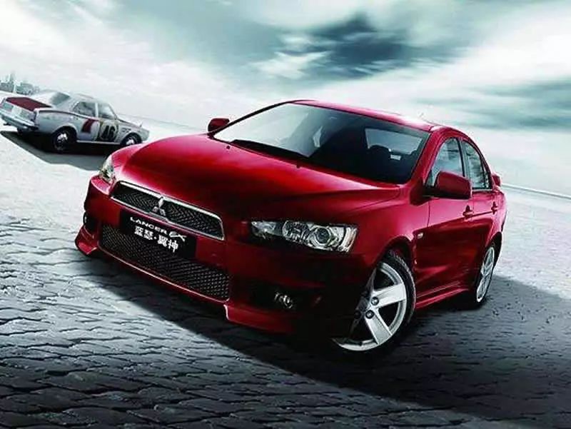 老迈腾和新迈腾综合测评,7年车大保养都需要做什么