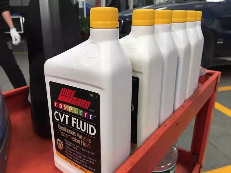 老迈腾和新迈腾综合测评,7年车大保养都需要做什么