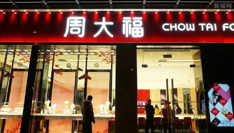 黄金首饰周生生和周大福哪个好,周生生和周大福珠宝哪个档次高