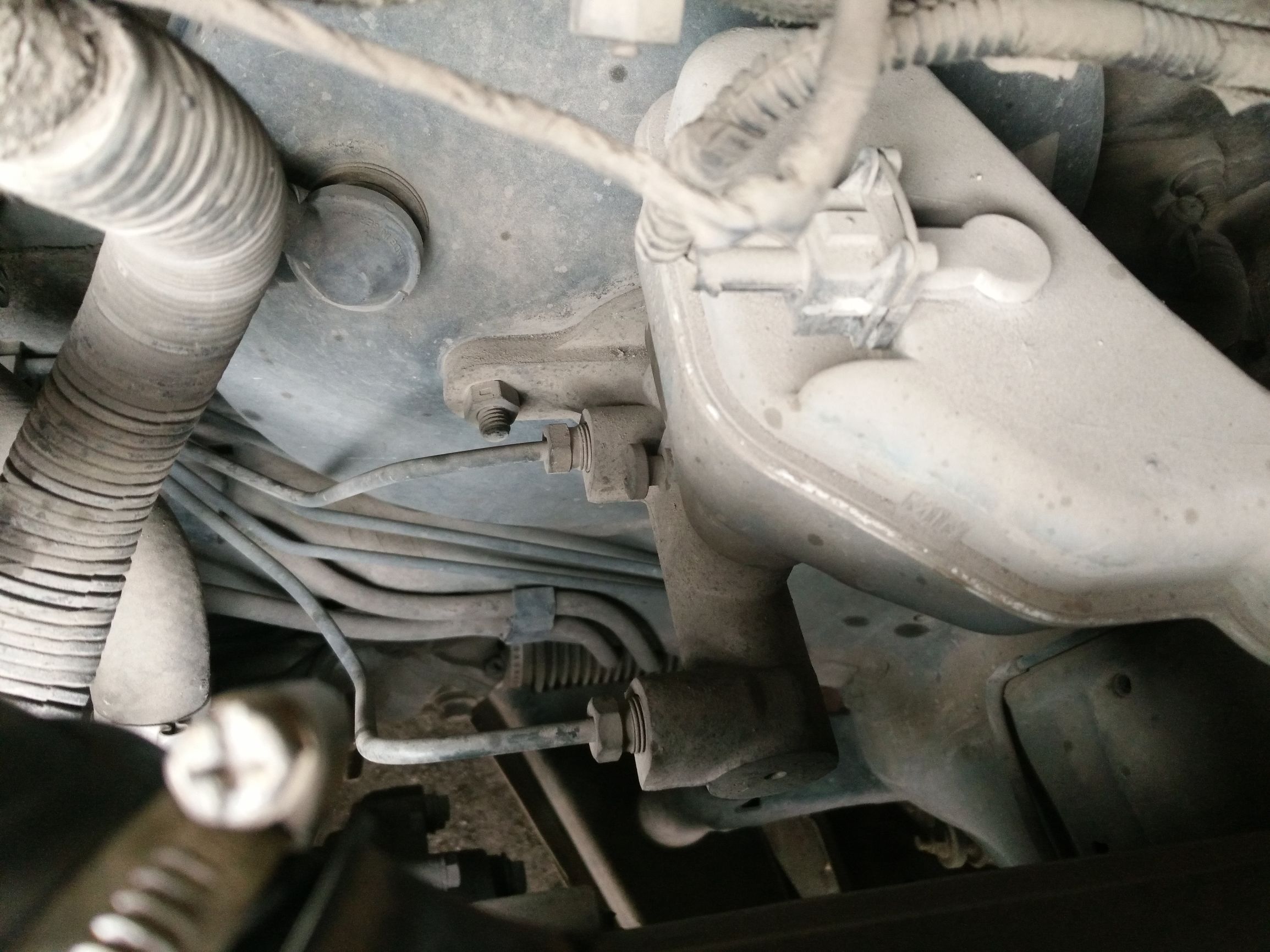 刹车失灵多踩几下就好了什么原因,刹车突然失灵了该如何制动