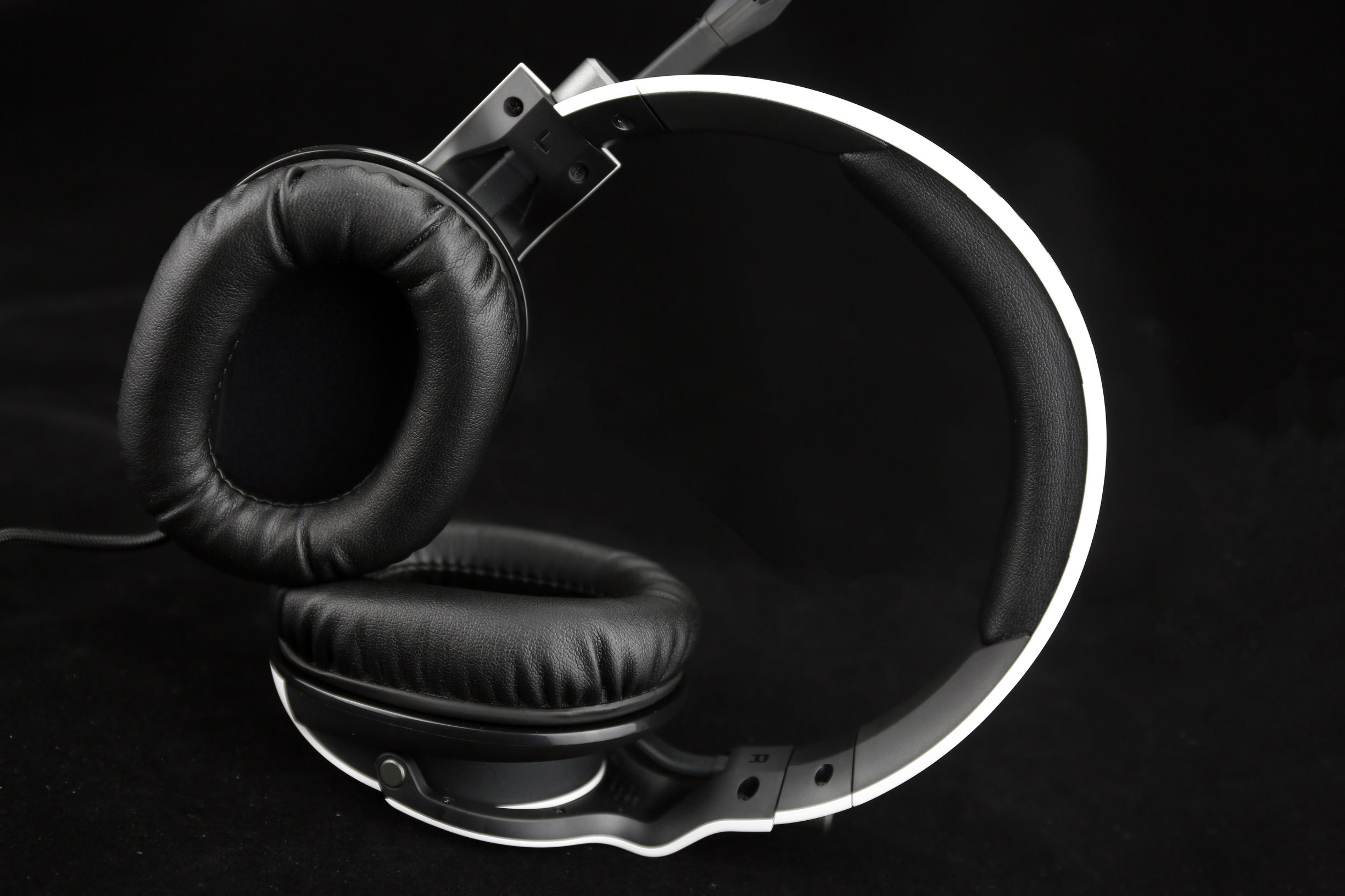 德国人出了一款吃鸡耳机，还有小金标认证！不得不服