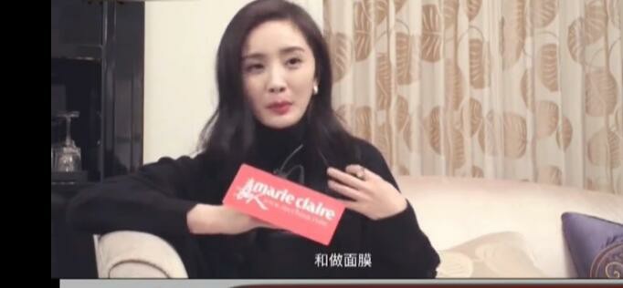 谁还敢说杨幂脚臭？她可是天天在泡脚啊！