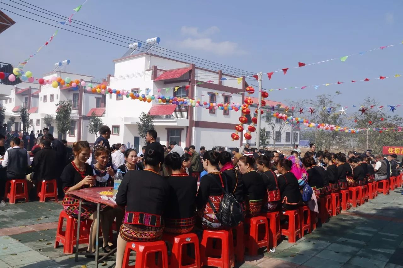 幸福都是奋斗出来的！2018年第一天，白沙南班村195户村民喜迁新居