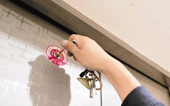 50个恐怖电梯故事,用动画讲述真实的电梯恐怖故事