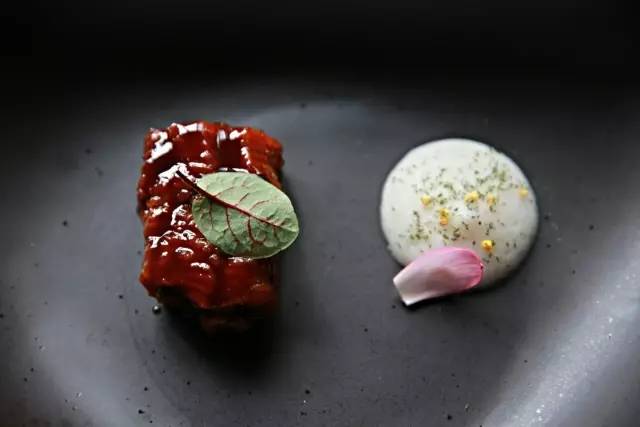 吃鱼子酱正确吃法,吃鱼子酱咋样