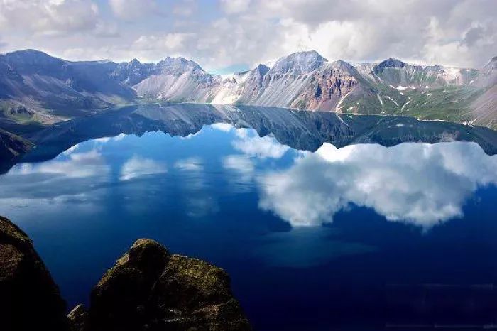 恋与制作人伴你身边,恋与制作人在你身边选谁比较好