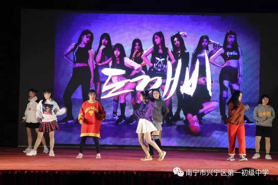 瀛︽牎涓嶅繕鍒濆績鐗㈣浣垮懡娲诲姩鎶ラ亾,涓嶅繕鍒濆績鏍″洯瑙嗛