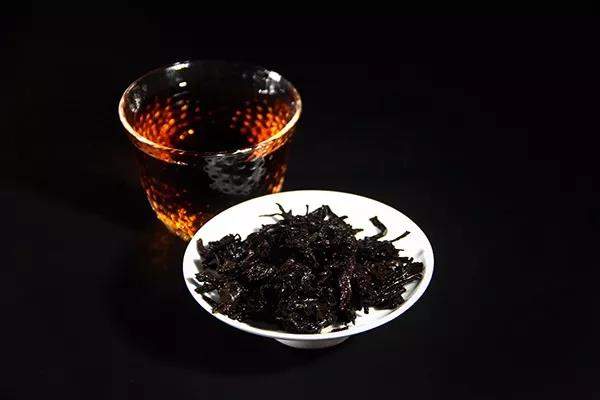 岁月沉淀的老茶,百年古茶岁月沉淀