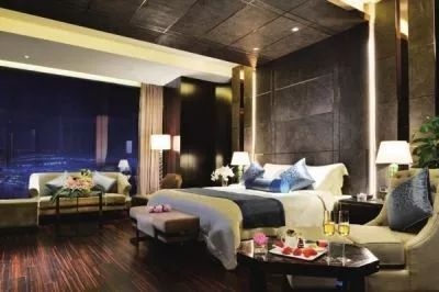 体育中心总部基地,体育中心训练营