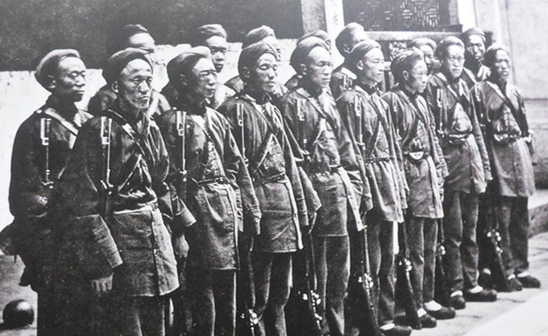 晚清*队军**用火器，八旗绿营被嘲笑不如大姑娘，淮军买枪只买便宜的