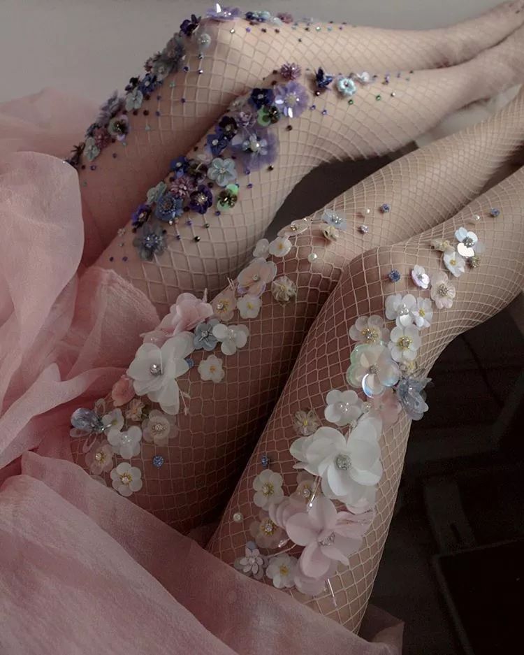 袜子怎么配长裤,小白袜的搭配方法