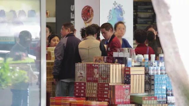 只骗中国人，澳洲假免税店套路深！旅行社免税店相互勾结